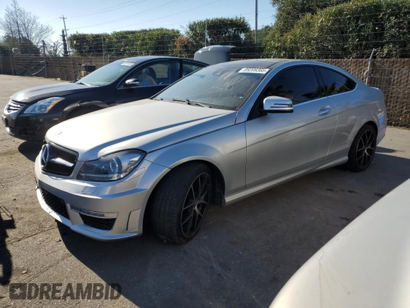 2013 Mercedes-Benz C C 350 with VIN WDDGJ5HB4DF952071, listed as a Copart auction lot 89209365 with 132,232 mi miles and Salvage Title. Bid and sale history available at carsss.com. Image 1.