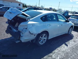2014 Nissan Altima 2.5 SV with VIN 1N4AL3AP0EC126573, listed as a IAAI auction lot 41731224 with 132,497 mi miles. Bid and sale history available at carsss.com. Image 4.