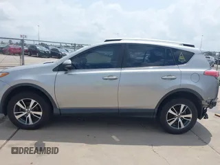 2018 Toyota RAV4 XLE z VIN JTMWFREV5JJ202927, wystawiony jako IAAI lot #42111306 z przebiegiem 118 385 mil mil oraz . Historia ofert i sprzedaży dostępna na DreamBid. Obrazek 15.