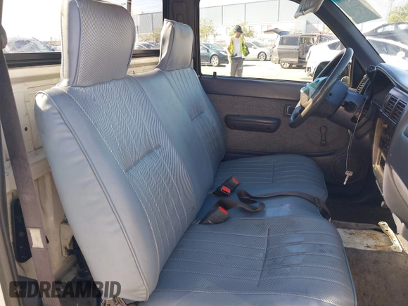 1998 Toyota Tacoma with VIN 4TANL42NXWZ117050, listed as a IAAI auction lot 41872096 with 333,863 mi miles. Bid and sale history available at carsss.com. Image 8.
