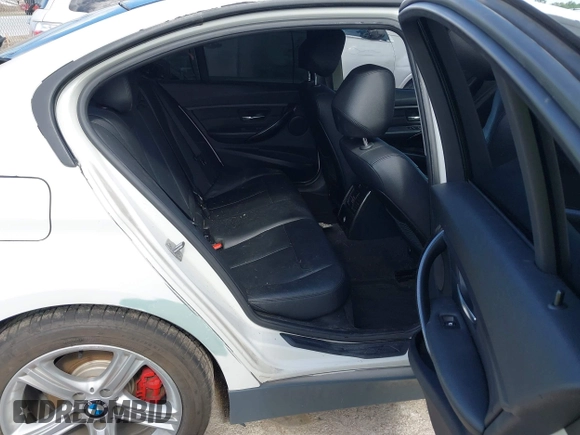 2014 BMW 3 Series 328i с VIN WBA3A5C5XEJ463194, выставлен на аукционе IAAI как лот 42528513 с пробегом 179 909 миль миль и . История ставок и продаж доступна на DreamBid. Изображение 8.