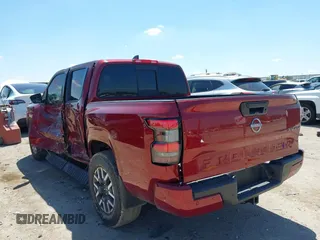 2022 Nissan Frontier Pro-4X z VIN 1N6ED1EK9NN634845, wystawiony jako IAAI lot #42094681 z przebiegiem 33 801 mil mil oraz . Historia ofert i sprzedaży dostępna na DreamBid. Obrazek 3.