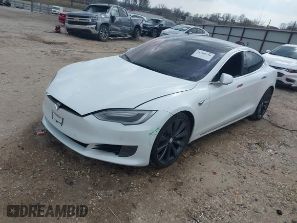 2017 Tesla Model S 100D z VIN 5YJSA1E29HF204797, wystawiony jako IAAI lot #41760296 z przebiegiem 92 587 mil mil oraz . Historia ofert i sprzedaży dostępna na DreamBid. Obrazek 19.