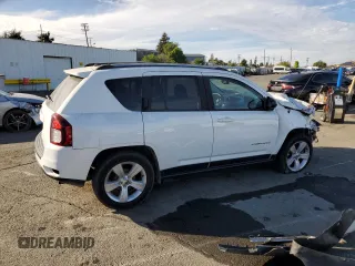 2017 Jeep Compass Sport z VIN 1C4NJCBA3HD147413, wystawiony jako Copart lot #52824965 z przebiegiem 100 072 mil mil oraz Szkoda całkowita • Salvage title. Historia ofert i sprzedaży dostępna na DreamBid. Obrazek 3.