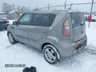 2010 Kia Soul + with VIN KNDJT2A23A7042047, listed as a IAAI auction lot 41578149 with 39,485 mi miles. Bid and sale history available at carsss.com. Image 3.