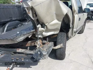 2002 Chevrolet Silverado 1500 with VIN 1GCEC14W12Z347272, listed as a IAAI auction lot 42080486 with 318,858 mi miles. Bid and sale history available at carsss.com. Image 6.