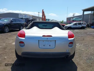 2007 Pontiac Solstice z VIN 1G2MB35B37Y137084, wystawiony jako IAAI lot #41751483 z przebiegiem 68 241 mil mil oraz . Historia ofert i sprzedaży dostępna na DreamBid. Obrazek 17.