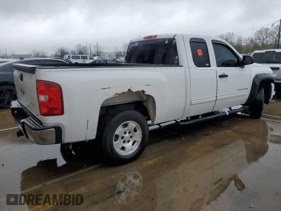 2011 Chevrolet Silverado 1500 LT with VIN 1GCRCSE08BZ118265, listed as a Copart auction lot 52005525 with 204,581 mi miles and Salvage Title. Bid and sale history available at DreamBid. Image 3.