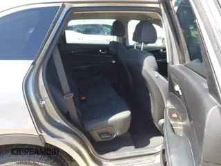 2018 Kia Sorento L z VIN 5XYPG4A32JG377807, wystawiony jako IAAI lot #41963441 z przebiegiem 121 339 mil mil oraz . Historia ofert i sprzedaży dostępna na DreamBid. Obrazek 8.