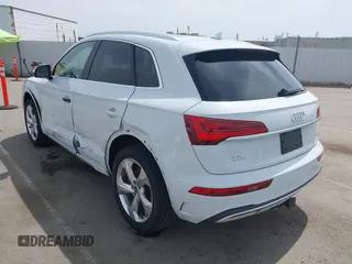 2021 Audi Q5 Premium Plus with VIN WA1BAAFY0M2069879, listed as a IAAI auction lot 42009952 with 44,686 mi miles. Bid and sale history available at carsss.com. Image 3.