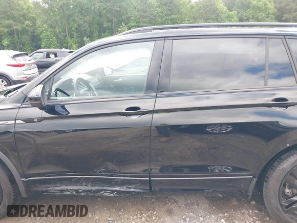 2023 Volkswagen Tiguan SE R-Line Black с VIN 3VVCB7AX3PM131427, выставлен на аукционе IAAI как лот 42314267 с пробегом 19 250 миль миль и . История ставок и продаж доступна на DreamBid. Изображение 14.