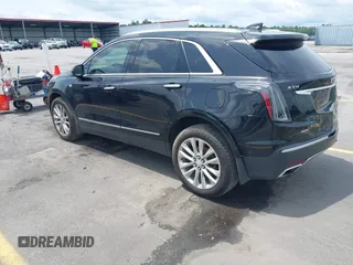 2017 Cadillac XT5 Platinum AWD z VIN 1GYKNFRS9HZ125677, wystawiony jako IAAI lot #42366784 z przebiegiem 152 116 mil mil oraz . Historia ofert i sprzedaży dostępna na DreamBid. Obrazek 3.