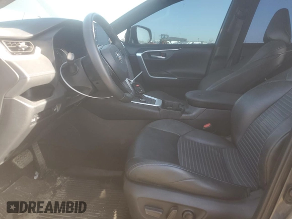 2021 Toyota RAV4 Hybrid XSE z VIN 4T3E6RFV9MU041188, wystawiony jako Copart lot #52697145 z przebiegiem 95 115 mil mil oraz Szkoda całkowita • Salvage title. Historia ofert i sprzedaży dostępna na DreamBid. Obrazek 7.