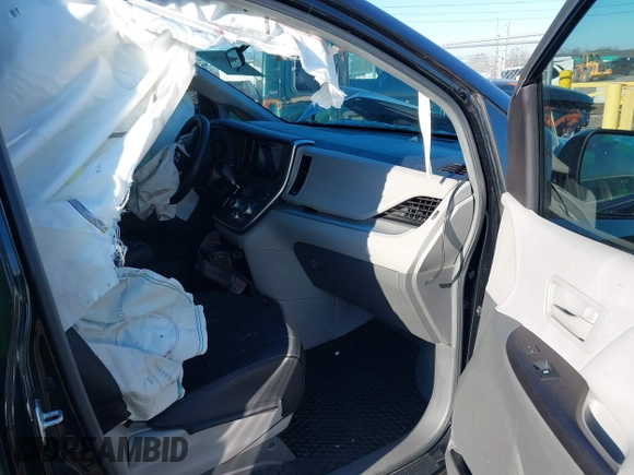2017 Toyota Sienna L with VIN 5TDZZ3DC5HS774580, listed as a IAAI auction lot 41307502 with Not Provided miles and . Bid and sale history available at DreamBid. Image 5.