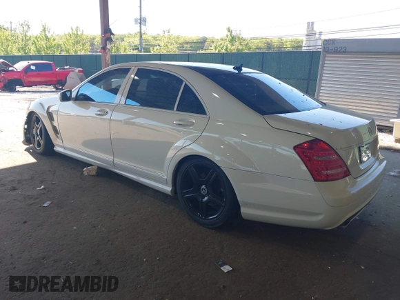 2008 Mercedes-Benz S 550 with VIN WDDNG86X88A230546, listed as a IAAI auction lot 42234138 with 130,028 mi miles and . Bid and sale history available at DreamBid. Image 3.