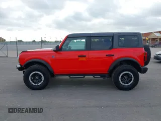 2023 Ford Bronco z VIN 1FMEE5DH5PLB93397, wystawiony jako IAAI lot #42531965 z przebiegiem 30 731 mil mil oraz . Historia ofert i sprzedaży dostępna na DreamBid. Obrazek 14.