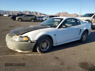 1999 Ford Mustang z VIN 1FAFP4041XF198990, wystawiony jako Copart lot #42183755 z przebiegiem 109 307 mil mil oraz Szkoda całkowita • Salvage title. Historia ofert i sprzedaży dostępna na DreamBid. Obrazek 1.