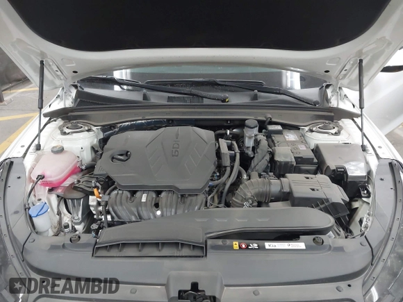 2025 Kia K5 LXS z VIN KNAG24J72S5284973, wystawiony jako IAAI lot #42162422 z przebiegiem 8 738 mil mil oraz . Historia ofert i sprzedaży dostępna na DreamBid. Obrazek 10.