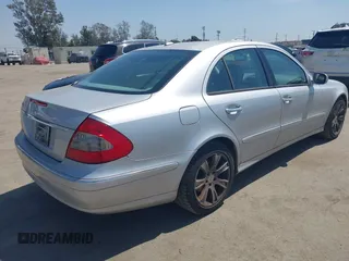 2009 Mercedes-Benz E-Class Luxury 3.5L with VIN WDBUF56X99B439005, listed as a IAAI auction lot 41998193 with 186,204 mi miles. Bid and sale history available at carsss.com. Image 4.