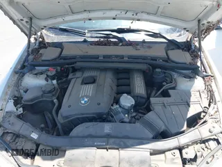 2011 BMW 3 Series 328i xDrive z VIN WBAPK7C56BA973869, wystawiony jako IAAI lot #42481840 z przebiegiem 112 972 mil mil oraz . Historia ofert i sprzedaży dostępna na DreamBid. Obrazek 10.
