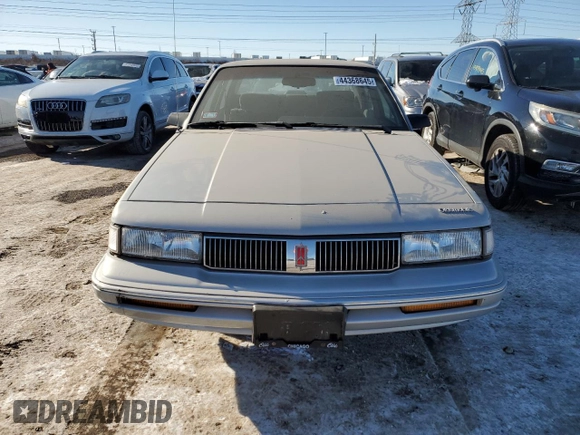 1993 Oldsmobile Cutlass Ciera S z VIN 1G3AG55N1P6333784, wystawiony jako Copart lot #44368645 z przebiegiem 82 129 mil mil oraz Czysty tytuł • Clean title. Historia ofert i sprzedaży dostępna na DreamBid. Obrazek 5.