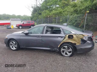 2018 Honda Accord EX-L z VIN 1HGCV1F54JA121134, wystawiony jako IAAI lot #42226157 z przebiegiem 50 888 mil mil oraz . Historia ofert i sprzedaży dostępna na DreamBid. Obrazek 17.