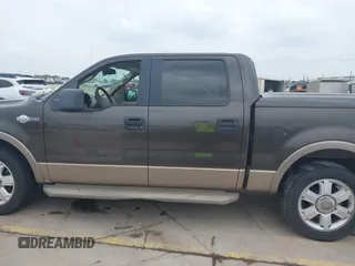 2005 Ford F-150 XLT z VIN 1FTPW12515KE76541, wystawiony jako IAAI lot #42144856 z przebiegiem 239 039 mil mil oraz . Historia ofert i sprzedaży dostępna na DreamBid. Obrazek 14.