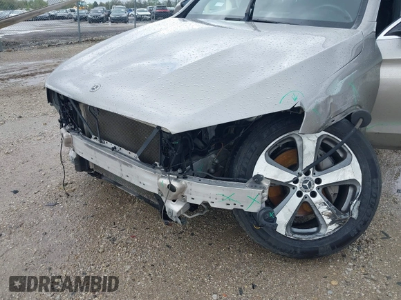 2020 Mercedes-Benz GLC 300 z VIN WDC0G8EB0LF687206, wystawiony jako IAAI lot #42155839 z przebiegiem 79 503 mil mil oraz . Historia ofert i sprzedaży dostępna na DreamBid. Obrazek 6.