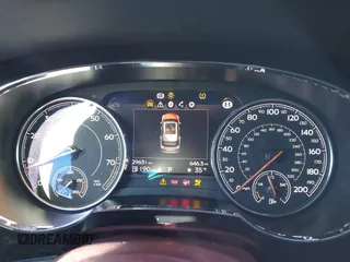 2019 Bentley Bentayga V8 z VIN SJAAM2ZV9KC024576, wystawiony jako IAAI lot #41713477 z przebiegiem 29 631 mil mil oraz . Historia ofert i sprzedaży dostępna na DreamBid. Obrazek 7.