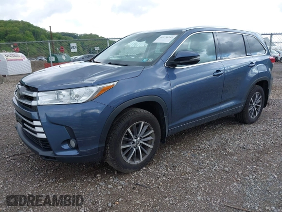 2017 Toyota Highlander XLE with VIN 5TDJZRFH8HS391841, listed as a IAAI auction lot 42170249 with 93,362 mi miles and . Bid and sale history available at DreamBid. Image 17.