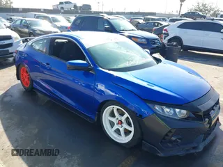 2018 Honda Civic Si Coupe with VIN 2HGFC3A52JH752701, listed as a IAAI auction lot 41647275 with 67,129 mi miles. Bid and sale history available at carsss.com. Image 1.