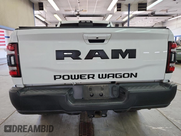 2020 Ram 2500 Power Wagon z VIN 3C6TR5EJ5LG126296, wystawiony jako Copart lot #57616555 z przebiegiem 67 960 mil mil oraz Szkoda całkowita • Salvage title. Historia ofert i sprzedaży dostępna na DreamBid. Obrazek 6.