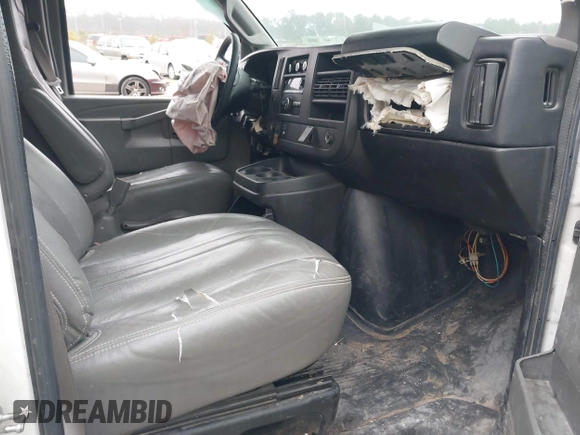2016 Chevrolet Express Cargo Van with VIN 1GCWGBFF9G1274606, listed as a IAAI auction lot 41566652 with 296,452 mi miles. Bid and sale history available at carsss.com. Image 5.