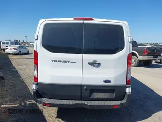 2019 Ford Transit z VIN 1FTYR1YM4KKA83624, wystawiony jako IAAI lot #42651250 z przebiegiem 118 838 mil mil oraz . Historia ofert i sprzedaży dostępna na DreamBid. Obrazek 16.