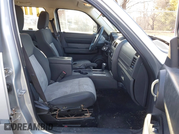 2007 Dodge Nitro SXT with VIN 1D8GU28K67W740794, listed as a IAAI auction lot 41591855 with 162,709 mi miles. Bid and sale history available at carsss.com. Image 5.