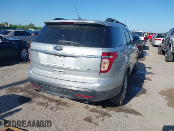 2014 Ford Explorer XLT with VIN 1FM5K7D81EGA74577, listed as a IAAI auction lot 41970759 with 194,847 mi miles. Bid and sale history available at carsss.com. Image 4.