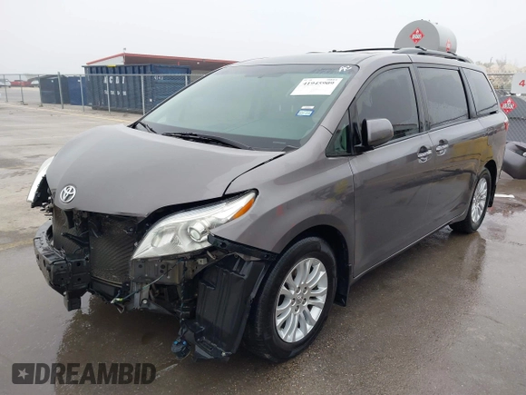 2017 Toyota Sienna XLE Auto Access Seat with VIN 5TDYZ3DC8HS776058, listed as a IAAI auction lot 41945909 with 138,899 mi miles. Bid and sale history available at carsss.com. Image 20.