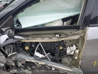 2019 Jeep Compass High Altitude с VIN 3C4NJDCB9KT735119, выставлен на аукционе Copart как лот 72380034 с пробегом Не указан миль и Списание • Salvage title. История ставок и продаж доступна на DreamBid. Изображение 7.