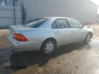 2001 Lexus LS 430 with VIN JTHBN30F110039728, listed as a Copart auction lot 47979435 with 215,935 mi miles and Salvage Title. Bid and sale history available at DreamBid. Image 3.