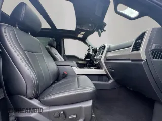 2022 Ford F-350 XL with VIN 1FT8W3DT8NEG01027, listed as a Copart auction lot 59551375 with 239,411 mi miles and Clean title. Bid and sale history available at DreamBid. Image 5.