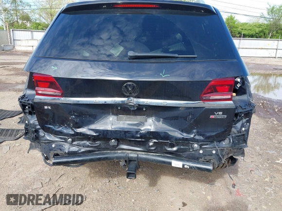 2019 Volkswagen Atlas SE with VIN 1V2UR2CA3KC613611, listed as a IAAI auction lot 42135382 with 62,514 mi miles and . Bid and sale history available at DreamBid. Image 6.