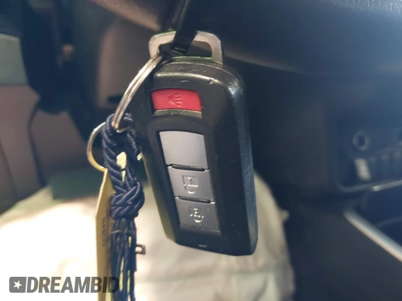 2020 Mitsubishi Outlander ES z VIN JA4AZ3A34LZ044369, wystawiony jako IAAI lot #42170949 z przebiegiem 133 730 mil mil oraz . Historia ofert i sprzedaży dostępna na DreamBid. Obrazek 11.