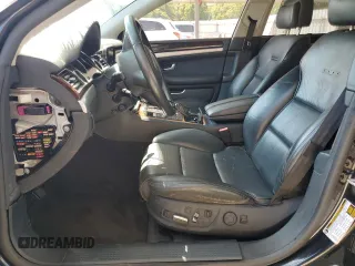 2010 Audi A8 z VIN WAURVAFA7AN005356, wystawiony jako Copart lot #57491155 z przebiegiem Nie podano mil oraz Tytuł czysty. Historia ofert i sprzedaży dostępna na DreamBid. Obrazek 7.