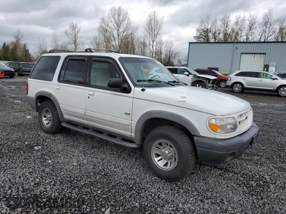 2000 Ford Explorer XLS z VIN 1FMZU72EXYZC48160, wystawiony jako Copart lot #50970935 z przebiegiem 171 432 mil mil oraz Szkoda całkowita • Salvage title. Historia ofert i sprzedaży dostępna na DreamBid. Obrazek 4.
