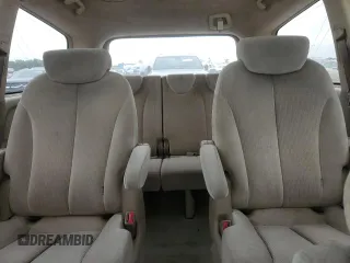 2007 Kia Sedona LX with VIN KNDMB233776147825, listed as a Copart auction lot 83355334 with 243,541 mi miles and Clean Title. Bid and sale history available at carsss.com. Image 10.