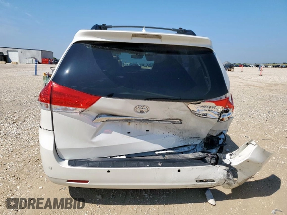 2013 Toyota Sienna XLE AAS z VIN 5TDYK3DC6DS315505, wystawiony jako Copart lot #58428475 z przebiegiem 140 140 mil mil oraz Szkoda całkowita • Salvage title. Historia ofert i sprzedaży dostępna na DreamBid. Obrazek 6.