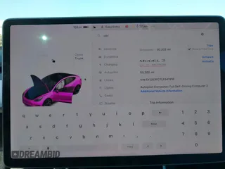 2020 Tesla Model 3 Performance z VIN 5YJ3E1EC7LF641918, wystawiony jako IAAI lot #41984261 z przebiegiem 50 202 mil mil oraz . Historia ofert i sprzedaży dostępna na DreamBid. Obrazek 7.