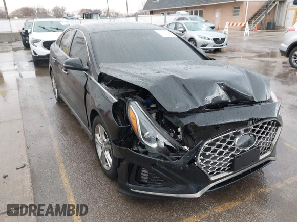 2018 Hyundai Sonata Limited with VIN 5NPE34AF2JH627102, listed as a IAAI auction lot 41839621 with 161,943 mi miles. Bid and sale history available at carsss.com. Image 1.