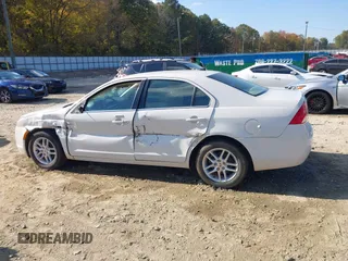 2010 Mercury Milan with VIN 3MEHM0HAXAR660714, listed as a IAAI auction lot 40714520 with 170,729 mi miles and . Bid and sale history available at DreamBid. Image 15.