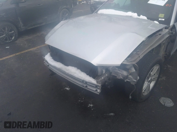 2013 Ford Mustang V6 с VIN 1ZVBP8EM8D5217087, выставлен на аукционе IAAI как лот 35534794 с пробегом Не указан миль и . История ставок и продаж доступна на DreamBid. Изображение 6.